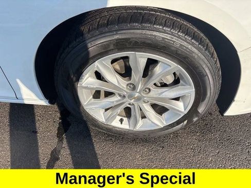 Used 2024 Chevrolet Malibu LT image 43