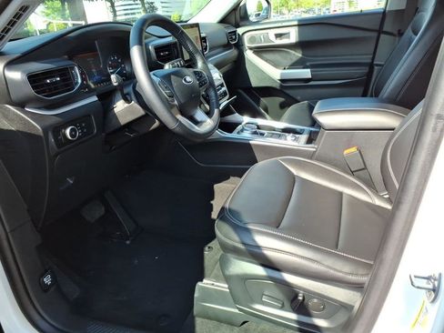 Used 2024 Ford Explorer XLT w/ Equipment Group 202A AWD/4WD image 10