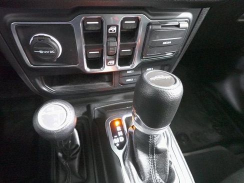 Used 2024 Jeep Gladiator Sport image 20