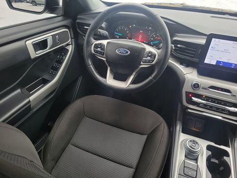Used 2023 Ford Explorer XLT image 15