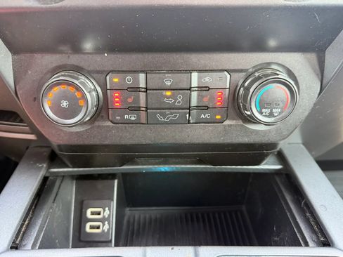 Used 2019 Ford F150 XLT w/ Equipment Group 302A Luxury AWD/4WD image 23