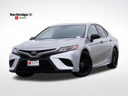 Used 2020 Toyota Camry SE w/ Carpet Mat Package