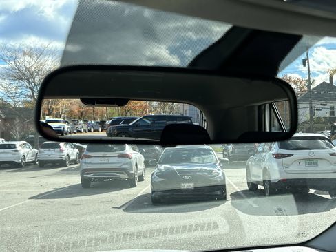 New 2026 Hyundai Venue SE image 25