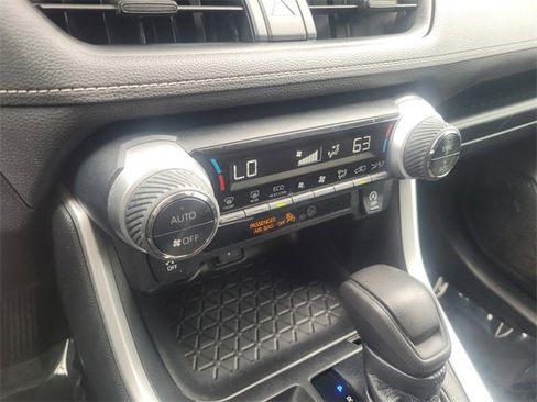 Used 2021 Toyota RAV4 XLE image 24