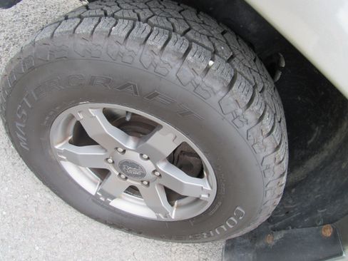 Used 2006 Chevrolet Silverado 1500 LT w/ Light Duty Power Package AWD/4WD image 13