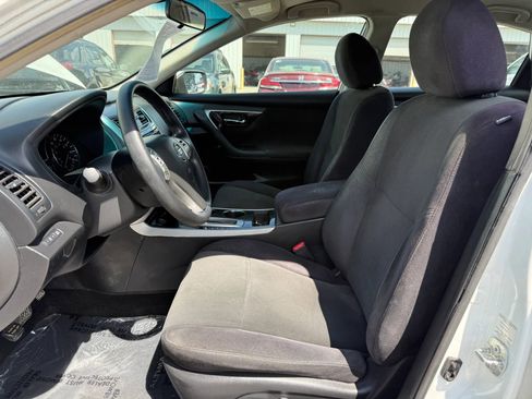 Used 2013 Nissan Altima 2.5 S image 2