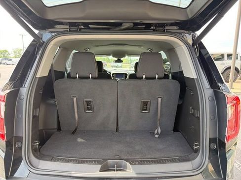 Used 2023 GMC Acadia SLE w/ Driver Convenience Package FWD image 20