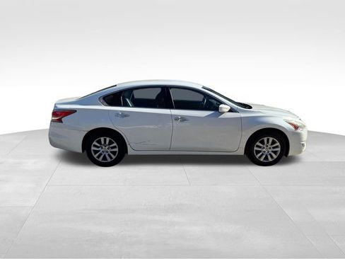 Used 2014 Nissan Altima 2.5 S image 10