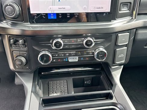New 2026 Ford F250 Lariat w/ Black Appearance Package AWD/4WD image 11