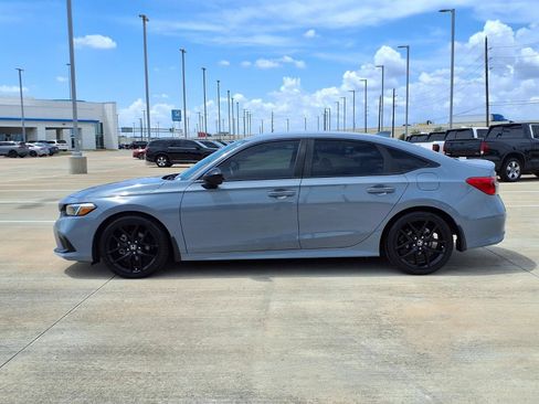 Used 2024 Honda Civic Sport image 3