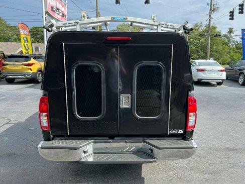 Used 2015 Nissan Frontier SV image 5