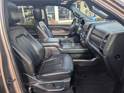 Used 2019 Ford Expedition Limited w/ Equipment Group 302A image 27