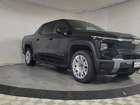 New 2026 Chevrolet Silverado EV LT w/ LPO, Gameday Tailgate Package image 11