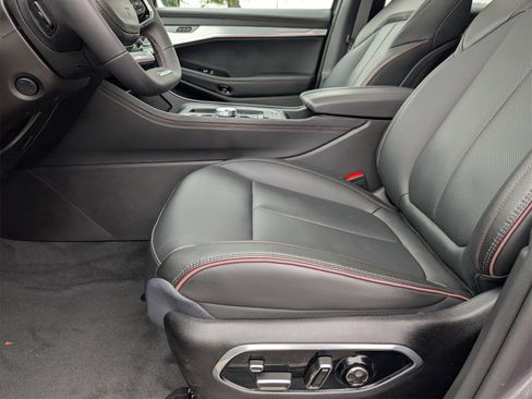 Used 2024 Jeep Wagoneer Launch Edition image 15