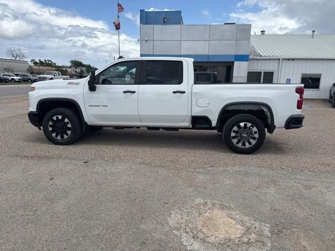 Certified 2024 Chevrolet Silverado 2500 Custom w/ Custom Value Package image 9