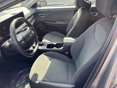 Used 2025 Kia K4 FWD image 27