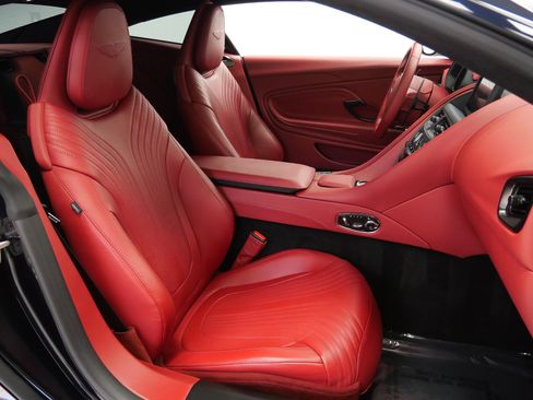 Used 2023 Aston Martin DB11 Coupe RWD image 28