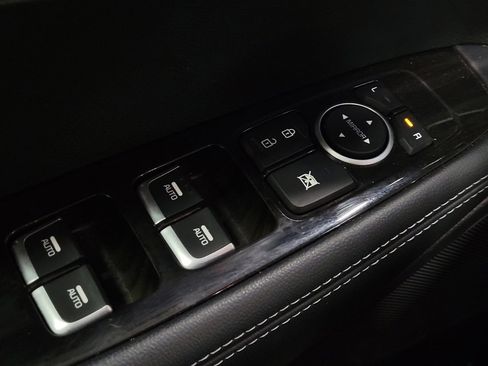 Used 2020 Kia Sorento LX image 27