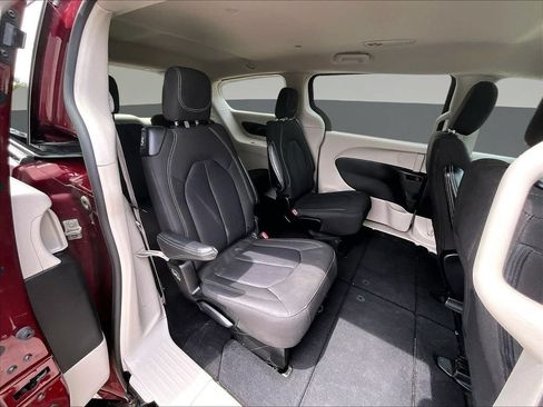 Used 2023 Chrysler Voyager LX FWD image 28