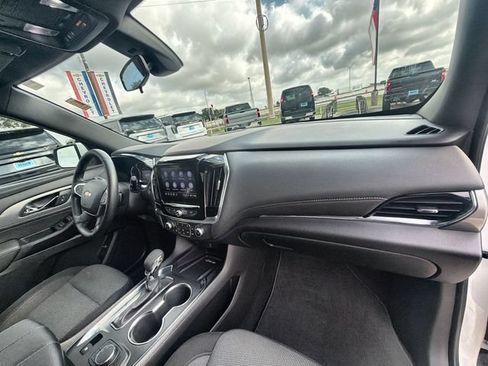 Used 2023 Chevrolet Traverse LT FWD image 28