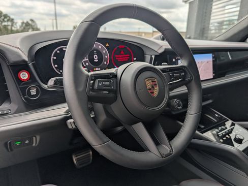 Certified 2025 Porsche Cayenne GTS AWD/4WD image 19