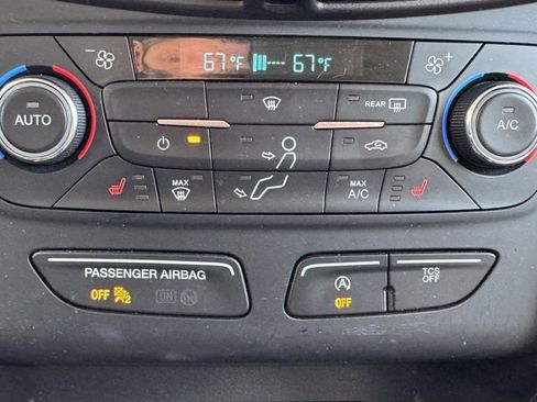 Used 2017 Ford Escape Titanium image 22