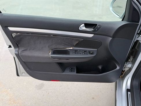 Used 2008 Volkswagen GTI 4-Door image 18