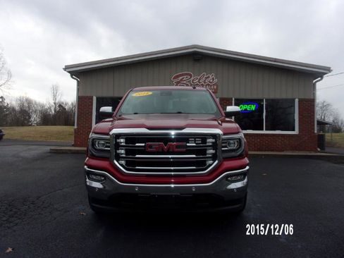 Used 2018 GMC Sierra 1500 SLT image 2
