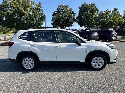 Used 2022 Subaru Forester image 6