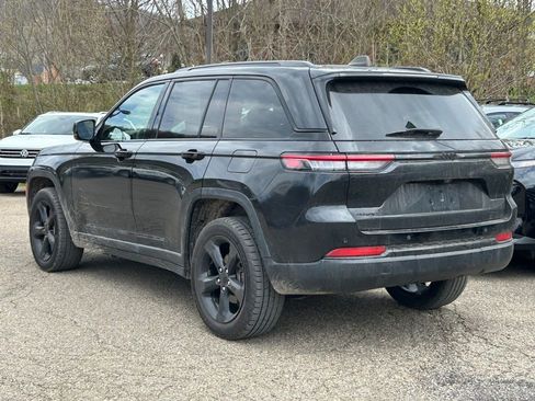 Used 2023 Jeep Grand Cherokee Altitude image 4