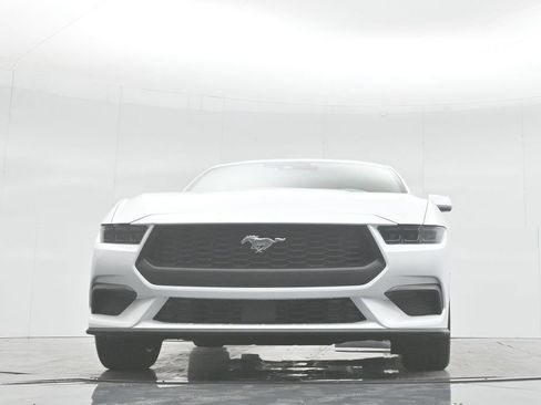 Used 2025 Ford Mustang Coupe RWD image 42