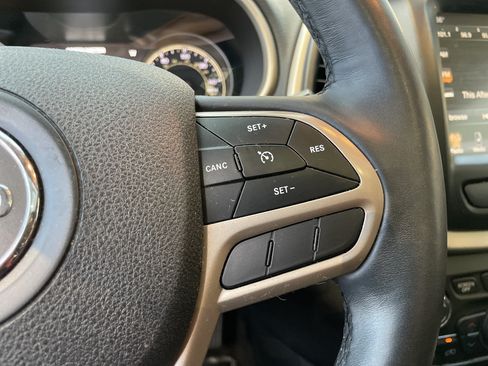 Used 2017 Jeep Cherokee High Altitude AWD/4WD image 22