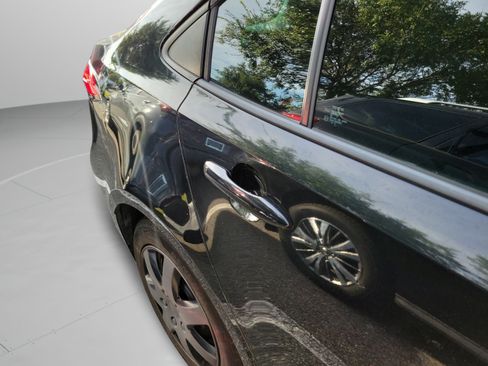 Used 2021 Toyota Corolla LE FWD image 19