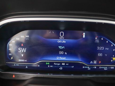 Used 2023 Chevrolet Tahoe Z71 w/ Luxury Package image 16