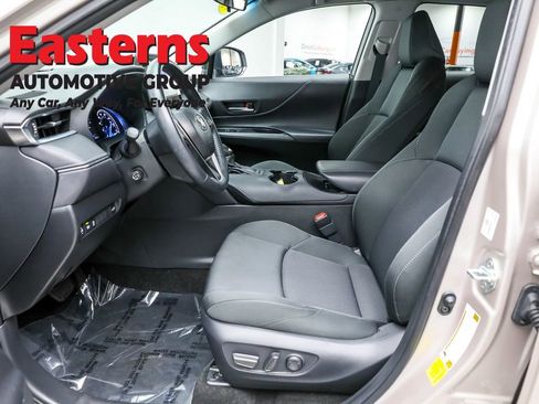 Used 2024 Toyota Venza LE image 14