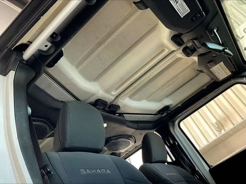 Used 2020 Jeep Wrangler Unlimited Sahara AWD/4WD image 13
