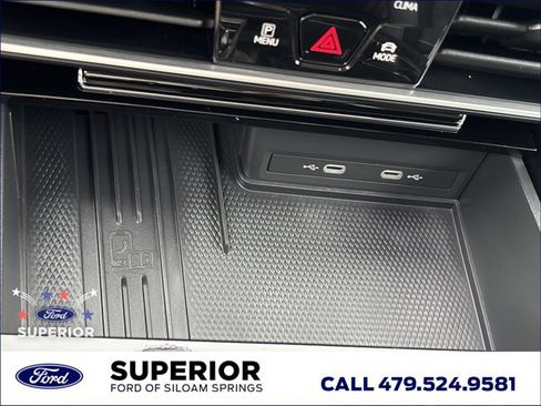 Used 2025 Volkswagen Atlas Peak Edition SE AWD/4WD image 43