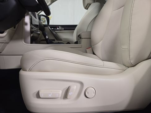 Used 2020 Lexus GX 460 Premium w/ Premium Package AWD/4WD image 32