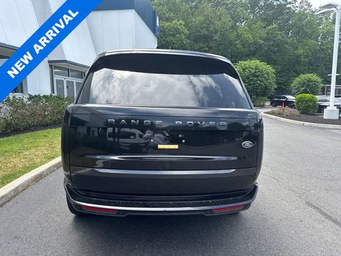 Used 2023 Land Rover Range Rover SE AWD/4WD image 3