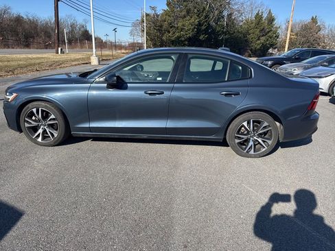 Used 2024 Volvo S60 B5 Core image 6