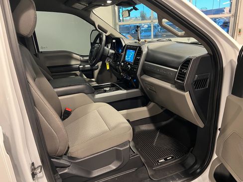 Used 2022 Ford F450 XLT w/ XLT Premium Package image 36