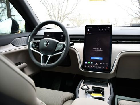 New 2025 Volvo EX90 Plus image 22