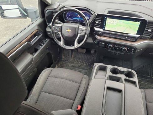 Used 2025 Chevrolet Silverado 2500 LT w/ Convenience Package image 15