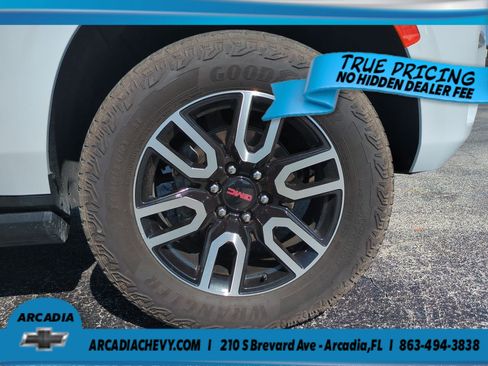 Used 2024 GMC Yukon XL AT4 w/ Max Trailering Package AWD/4WD image 11