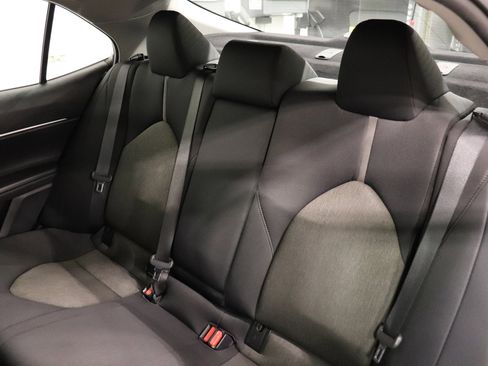 Used 2022 Toyota Camry LE image 19