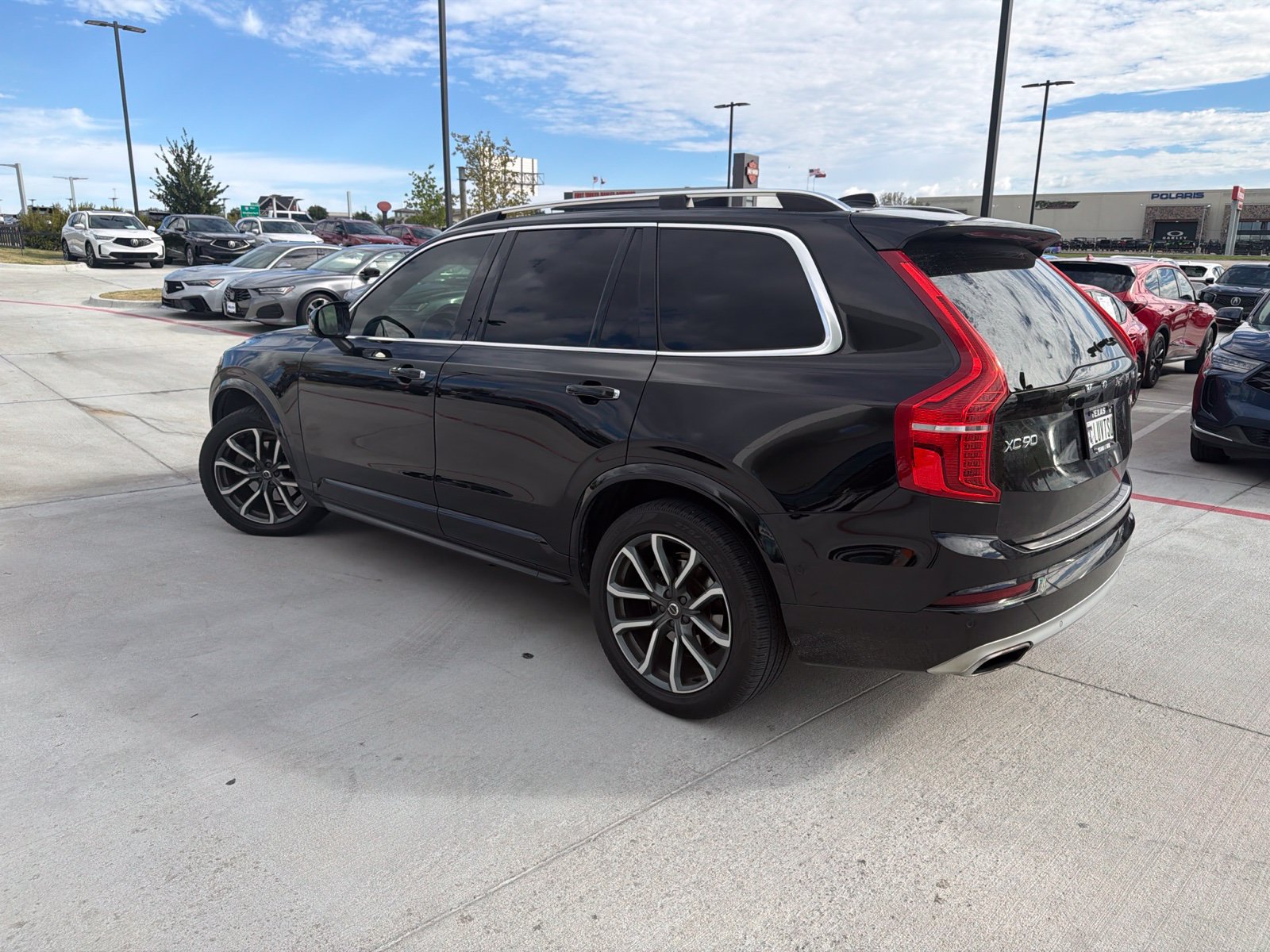 Used 2017 Volvo XC90 T6 Momentum w/ Vision Package AWD/4WD image 3
