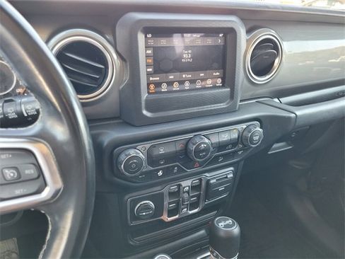 Used 2020 Jeep Wrangler Unlimited Sahara image 23