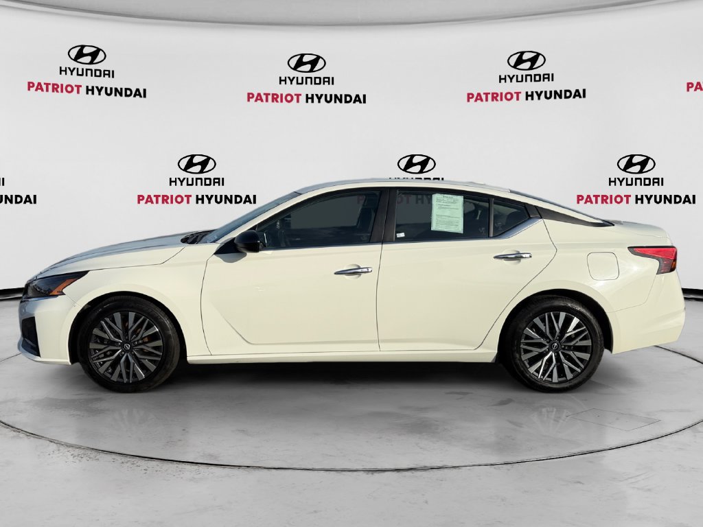 Used 2025 Nissan Altima 2.5 SV FWD image 6