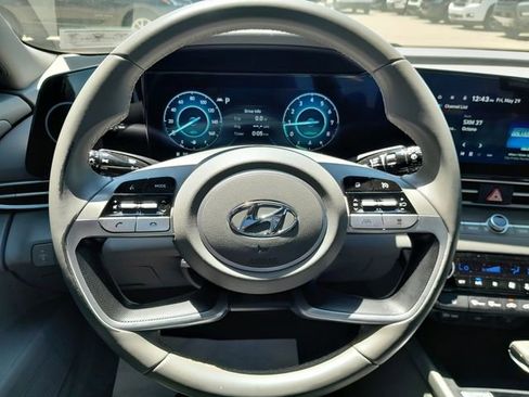 Used 2023 Hyundai Elantra SEL w/ Convenience Package FWD image 13