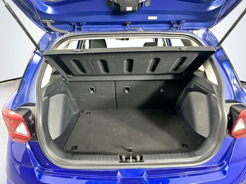 Used 2025 Hyundai Venue SEL image 29